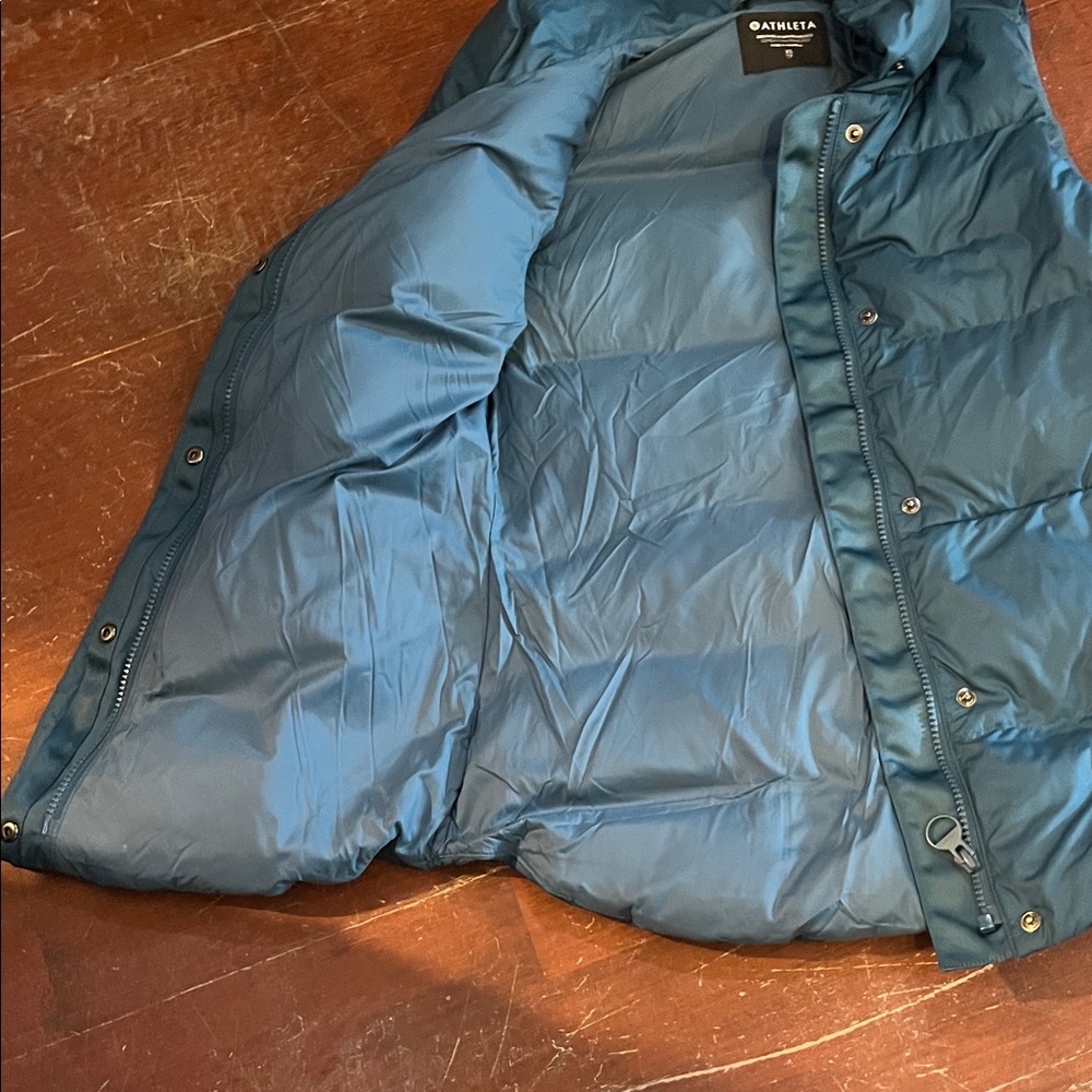 Athleta Dark Aqua Puffer Vest - Picture 4 of 10